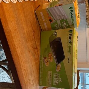 FoodSaver Vacuum Sealer with Rolls - Black
